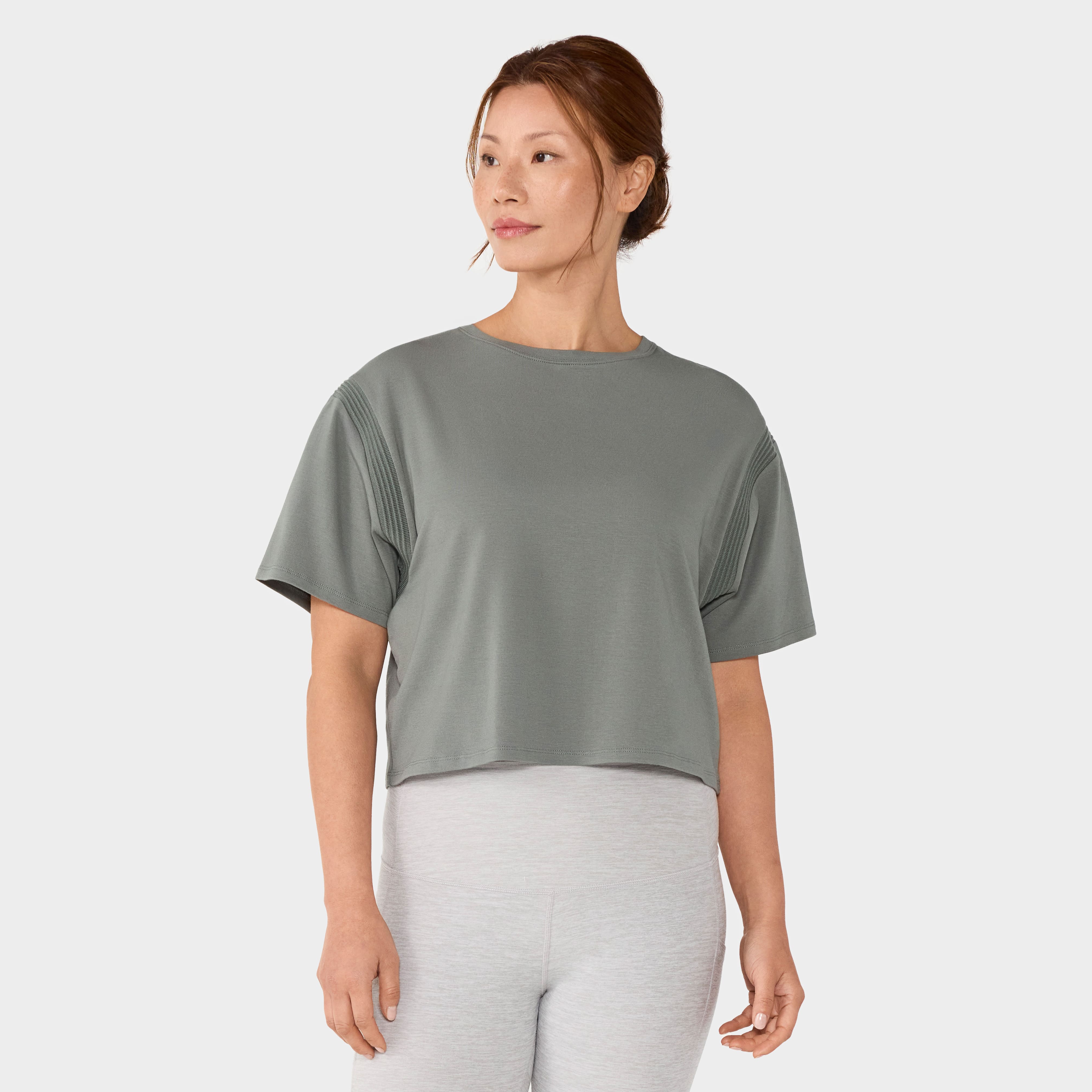 Tavi เสื้อออกกำลังกายรุ่น Motion Tee