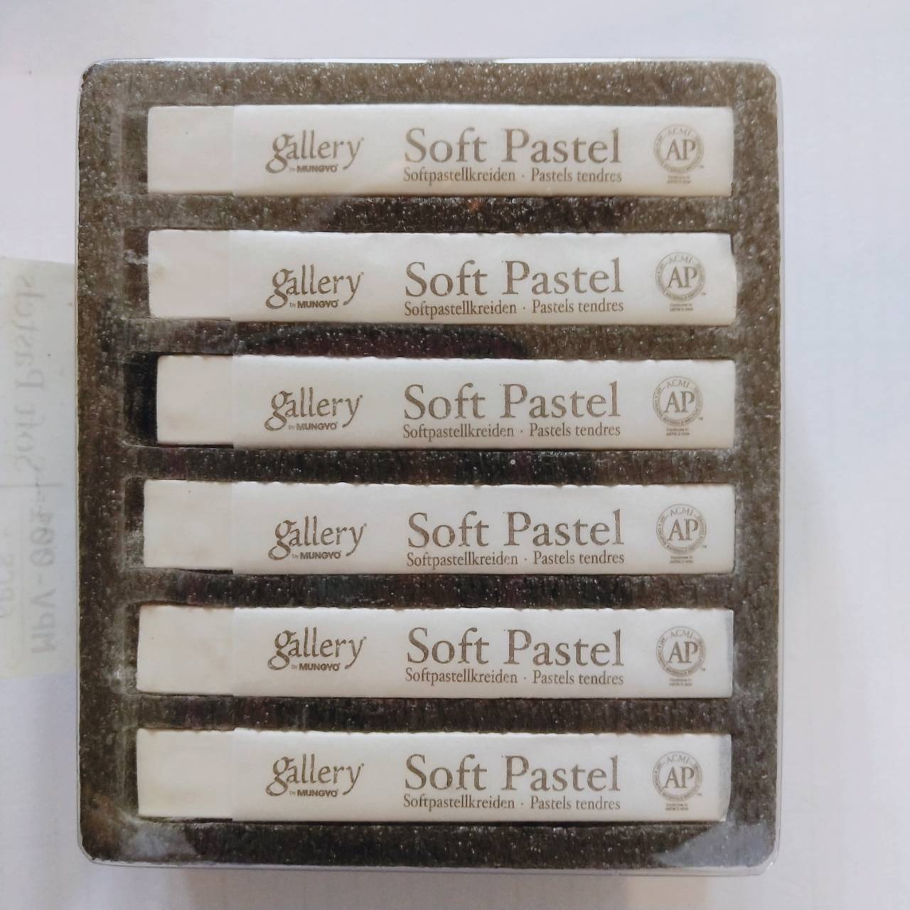 สี Soft Pastel เบอร์ 001 สี WHITE แบรนด์ Gallery Mungyo