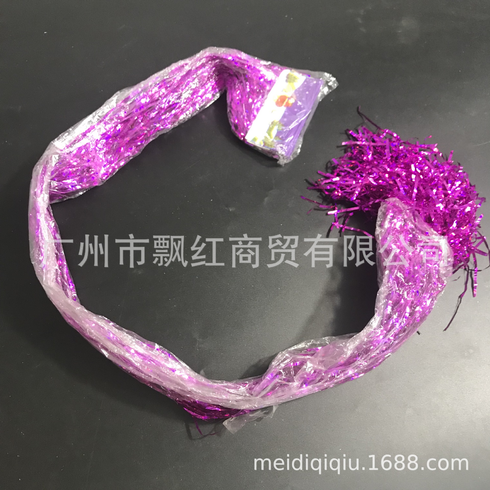 พู่ฟอยล์ ม่านฟอยล์ ตกแต่งงานปาร์ตี้ 10cm. x 100 cm. แพ็ค 10 ชิ้น สี ชมพูเข้ม