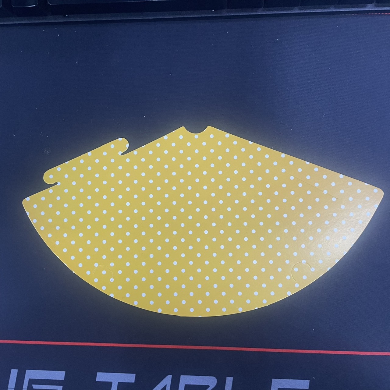 หมวกปาร์ตี้กระดาษ ลายจุดเล็ก สี เหลือง