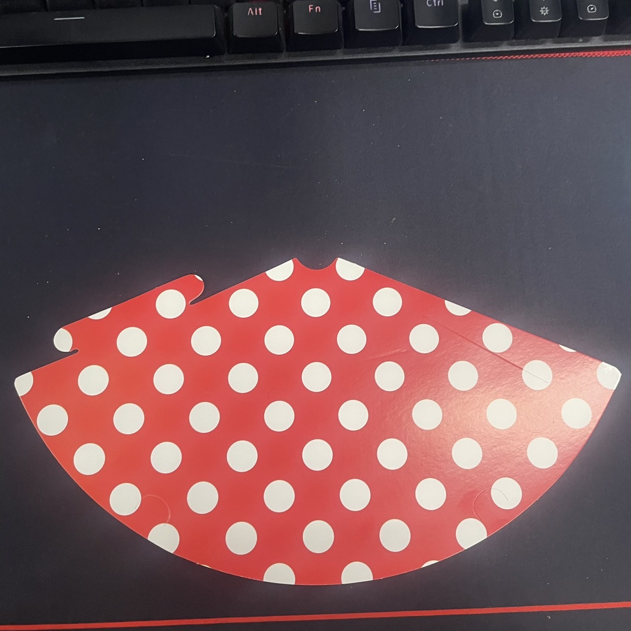 หมวกปาร์ตี้กระดาษ ลายจุดใหญ่ สี แดง