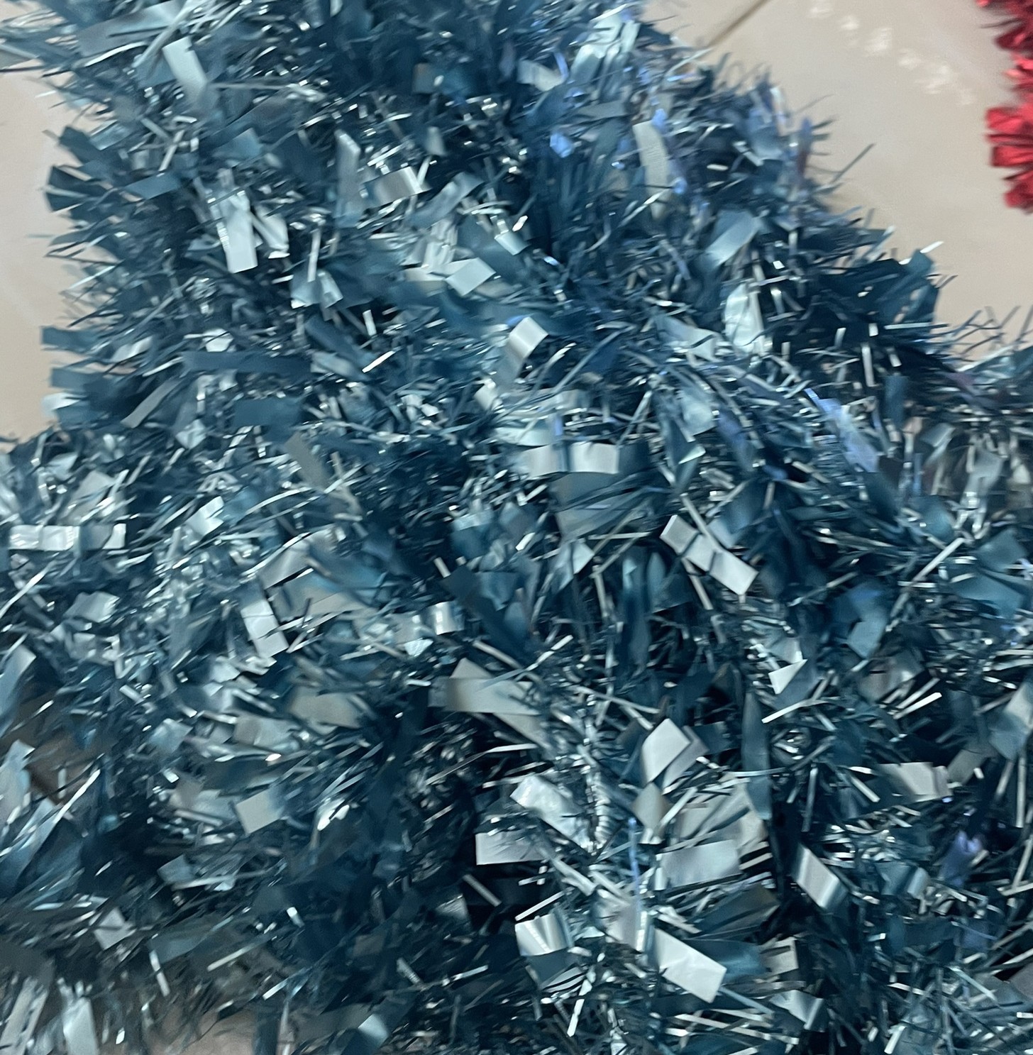 สายรุ้งฟอยล์ พู่ตกแต่งต้นไม้ Foil Tinsel Garland ยาว 5 เมตร สีฟ้า