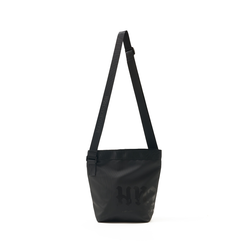 MAHANAKHON CROSSBODY BAG TONE ON TONE BLACK